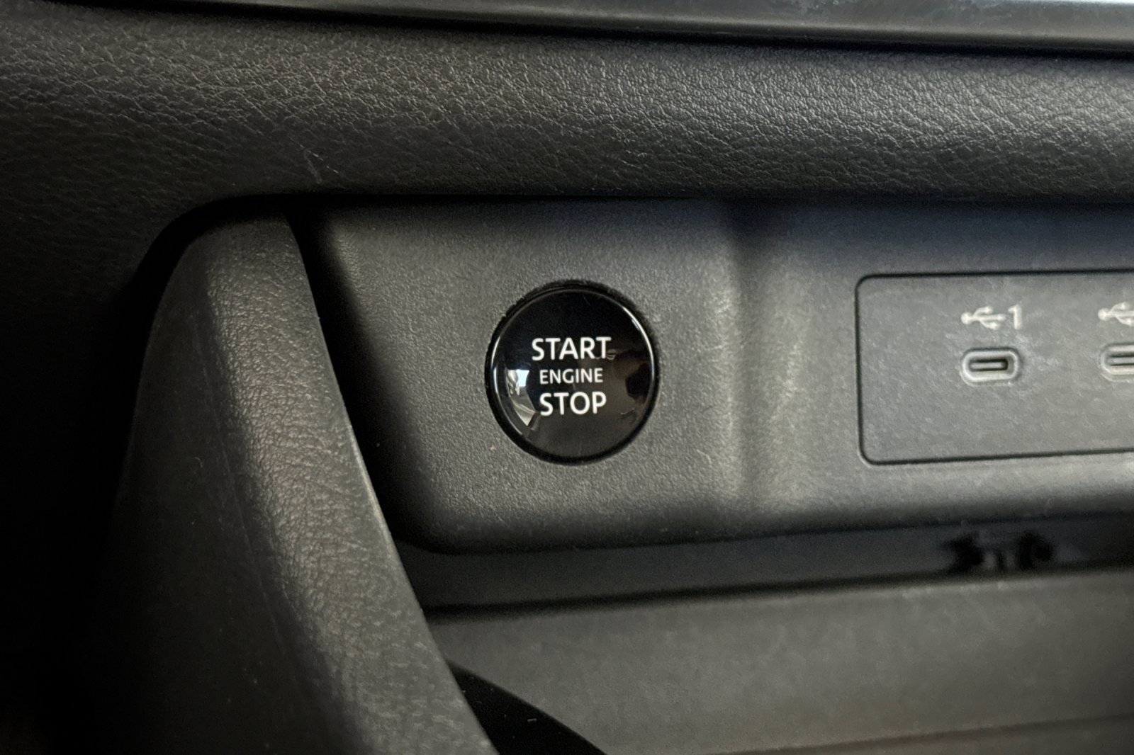 Used 2025 Nissan Rogue SV AWD/4WD image 15