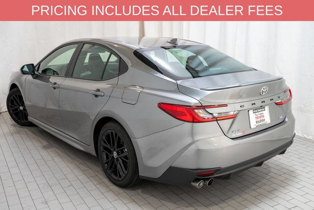 Used 2025 Toyota Camry SE FWD image 3