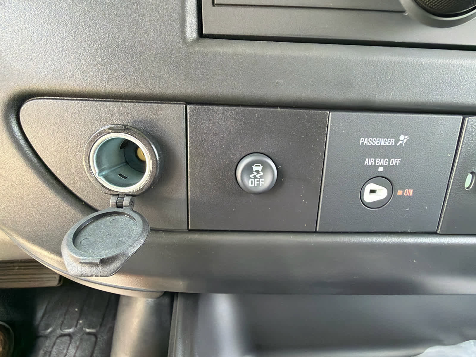 New 2025 GMC Savana 2500 w/ Driver Convenience Package RWD image 25