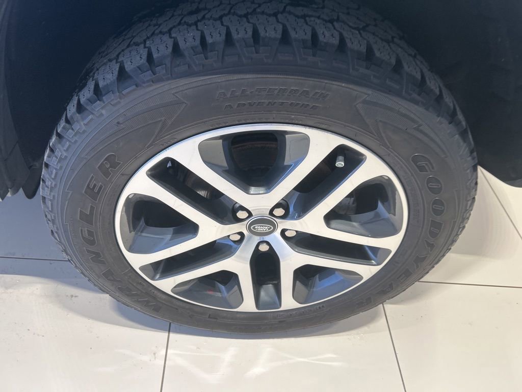 Used 2024 Land Rover Defender 110 S image 22