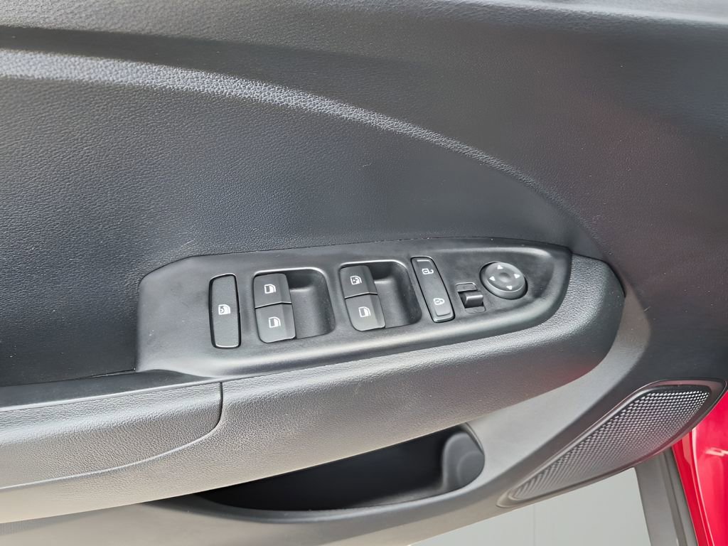 Used 2022 Hyundai Venue SEL image 27