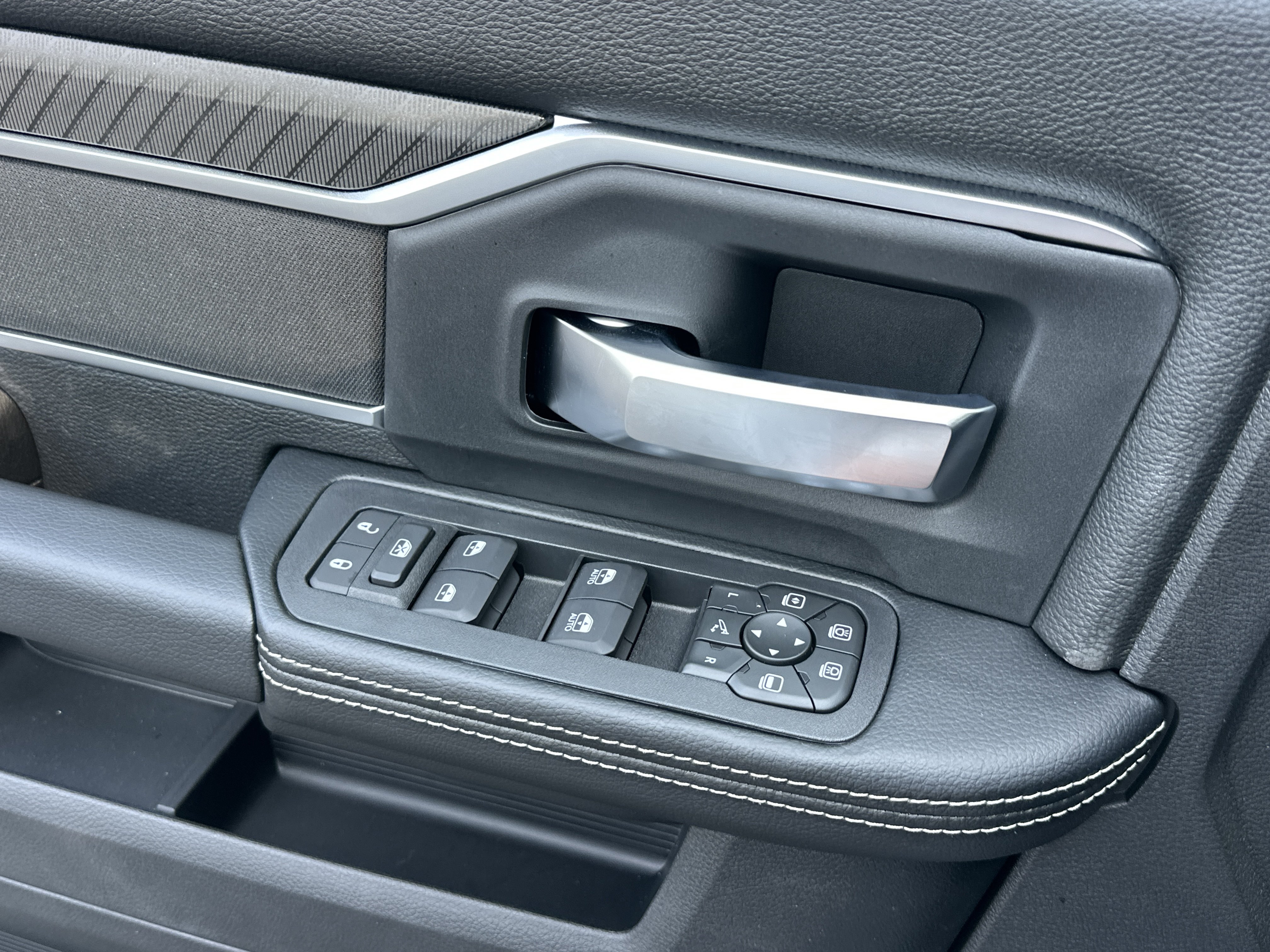 New 2026 RAM 3500 Big Horn AWD/4WD image 15