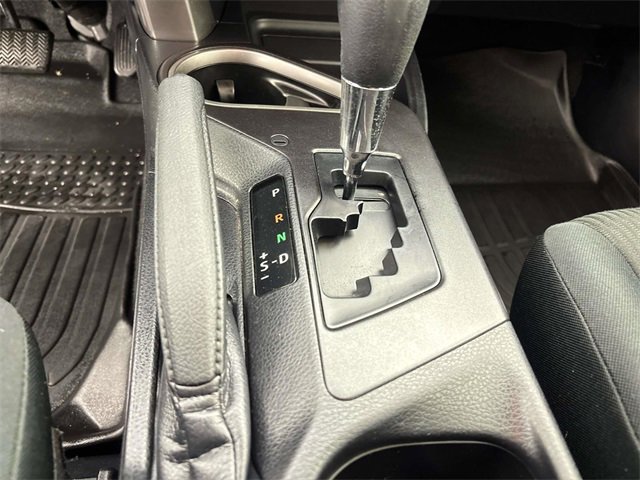 Used 2018 Toyota RAV4 LE image 20