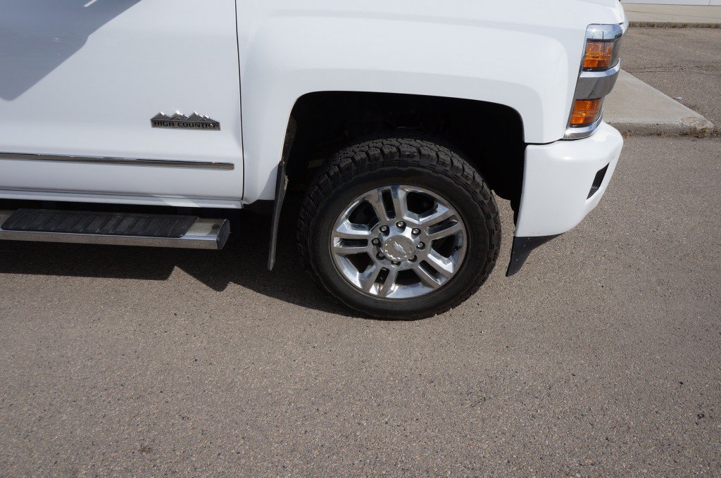Used 2018 Chevrolet Silverado 2500 High Country w/ Duramax Plus Package AWD/4WD image 2