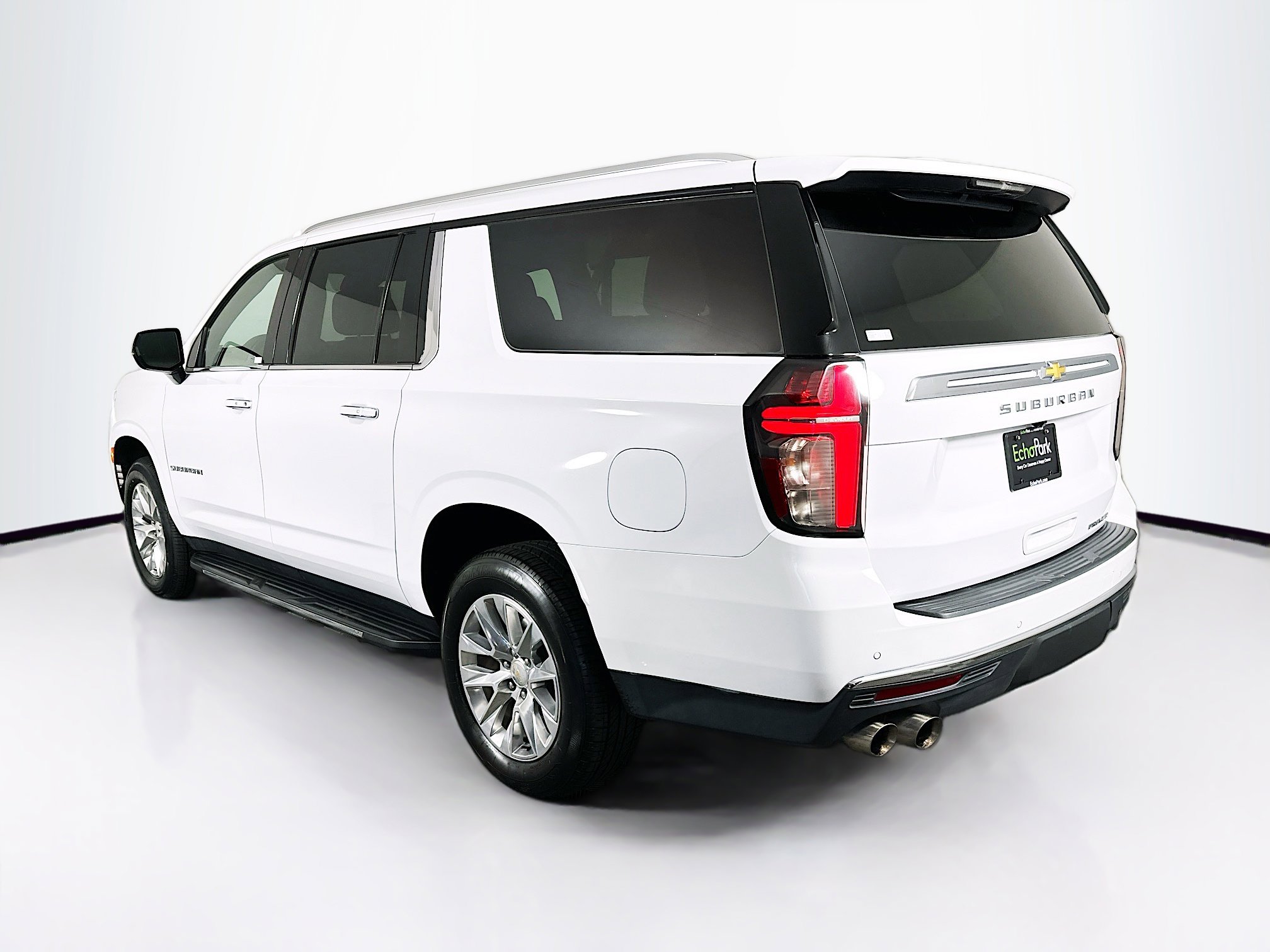 Used 2024 Chevrolet Suburban Premier RWD image 5