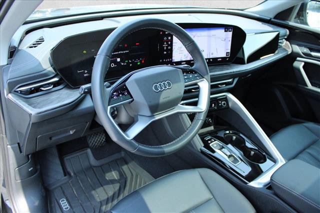 Used 2025 Audi Q5 Premium w/ Convenience Package AWD/4WD image 17