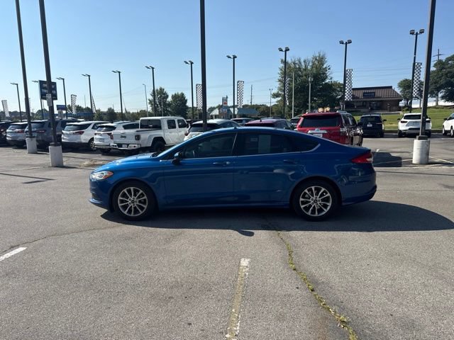 Used 2017 Ford Fusion SE w/ Fusion SE Technology Package FWD image 6