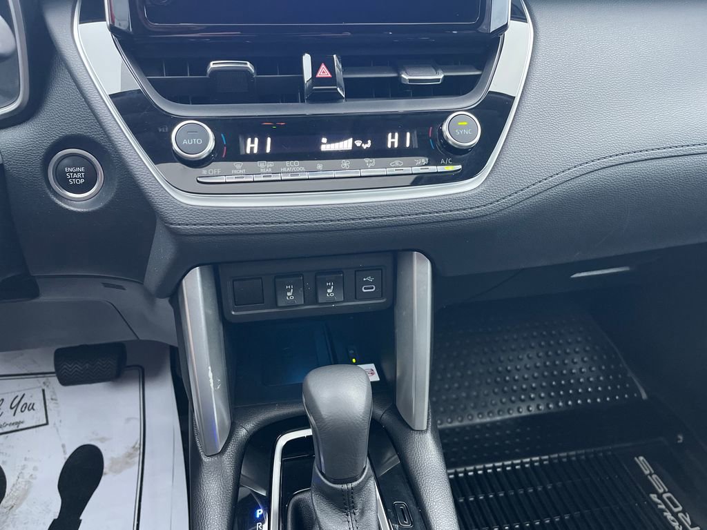 Certified 2023 Toyota Corolla Cross XLE w/ Convenience Package image 17