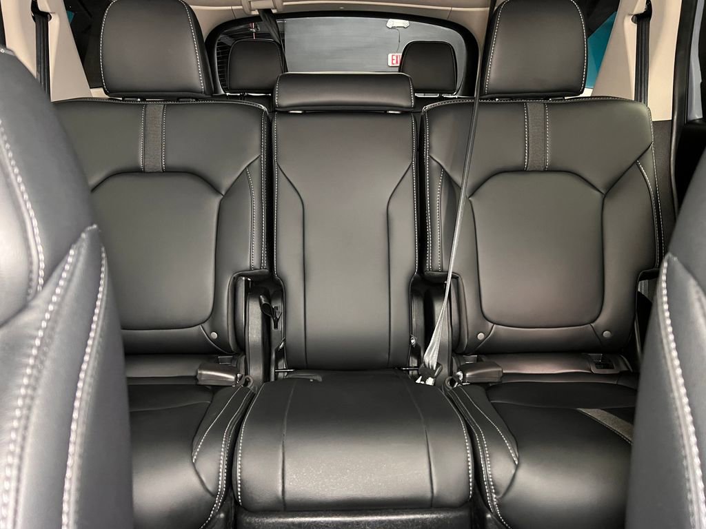 Used 2025 Honda Pilot Touring image 30