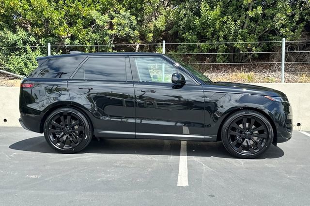 New 2026 Land Rover Range Rover Sport SE AWD/4WD image 6