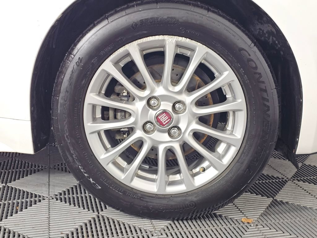 Used 2017 FIAT 124 Spider Classica image 9