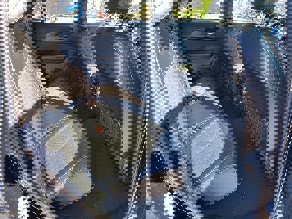 New 2025 Jeep Grand Cherokee Altitude image 13