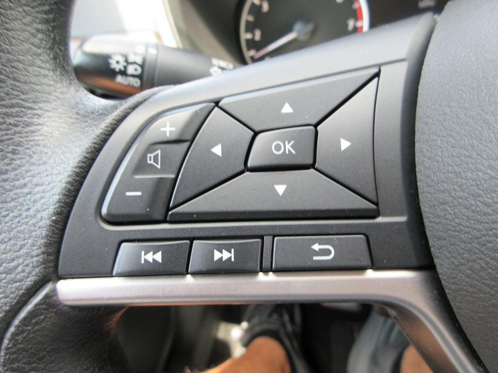 Used 2024 Nissan Altima 2.5 SV FWD image 22