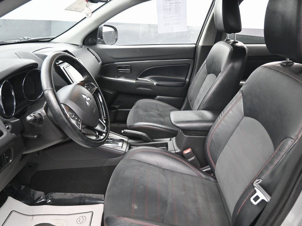 Used 2023 Mitsubishi Outlander Sport SE image 25