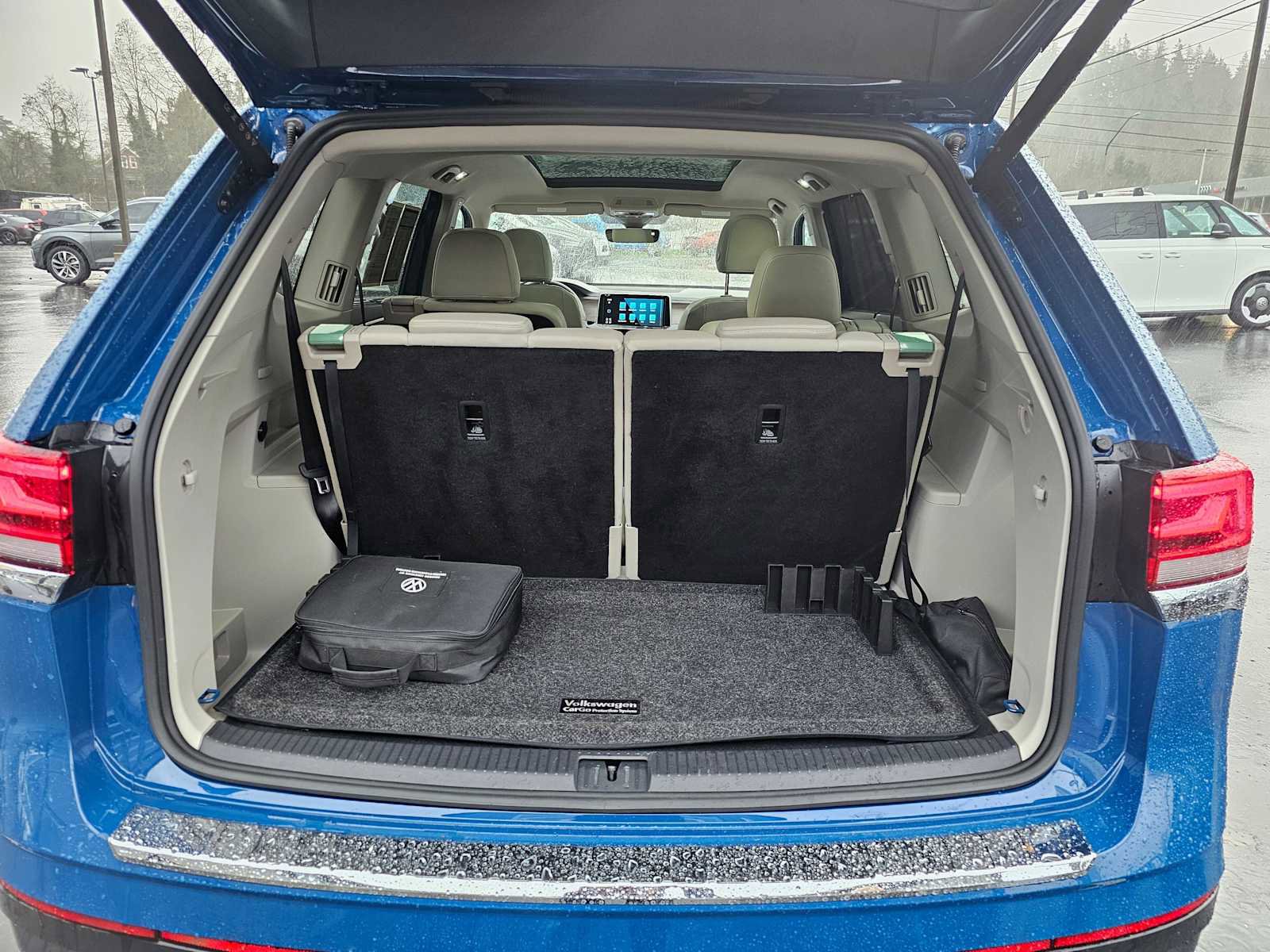 Used 2025 Volkswagen Atlas SEL image 18