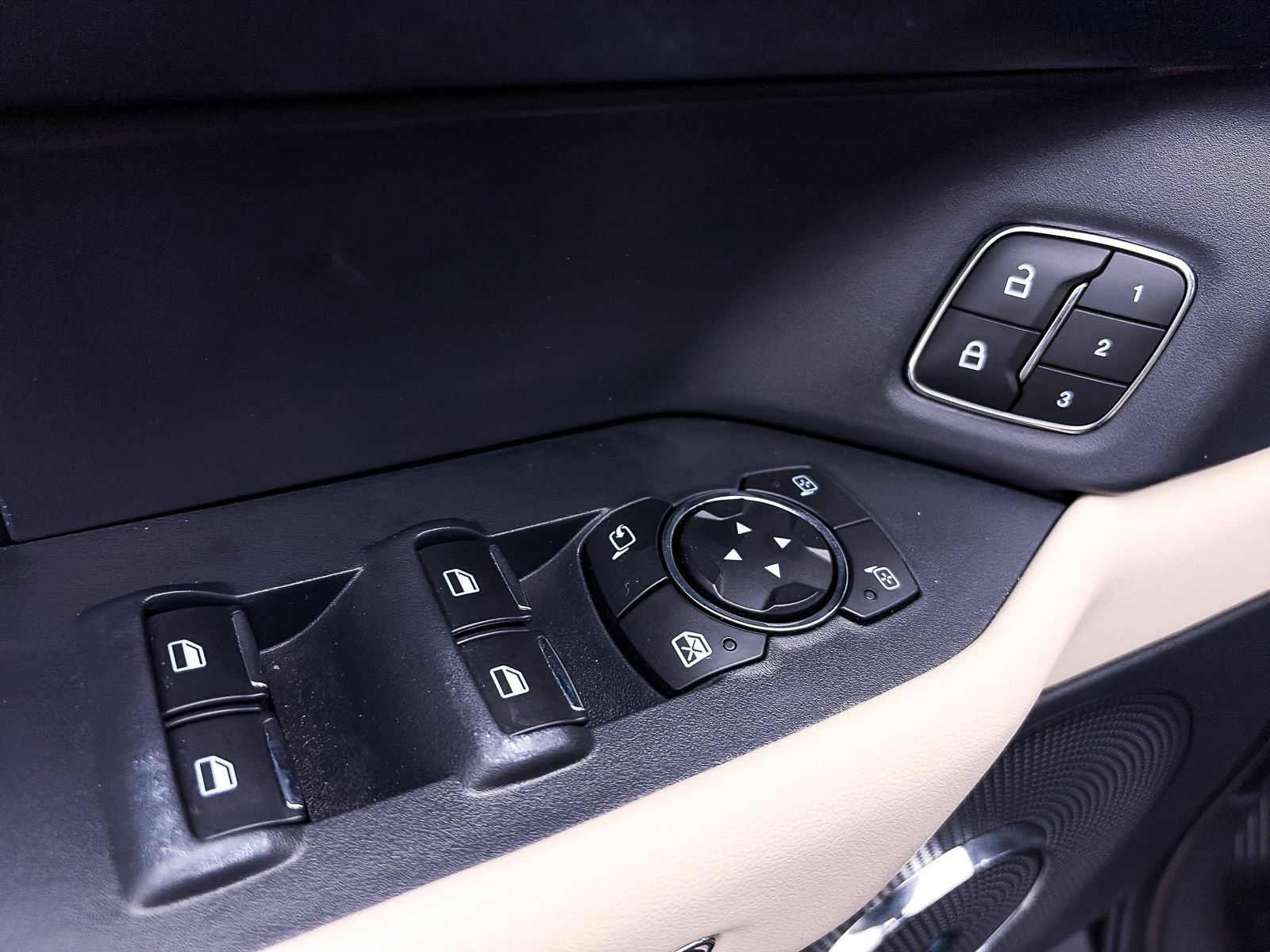 Used 2024 Ford Expedition Platinum AWD/4WD image 18