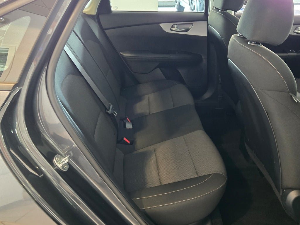 Used 2024 Kia Forte LXS w/ LXS Technology Package FWD image 10