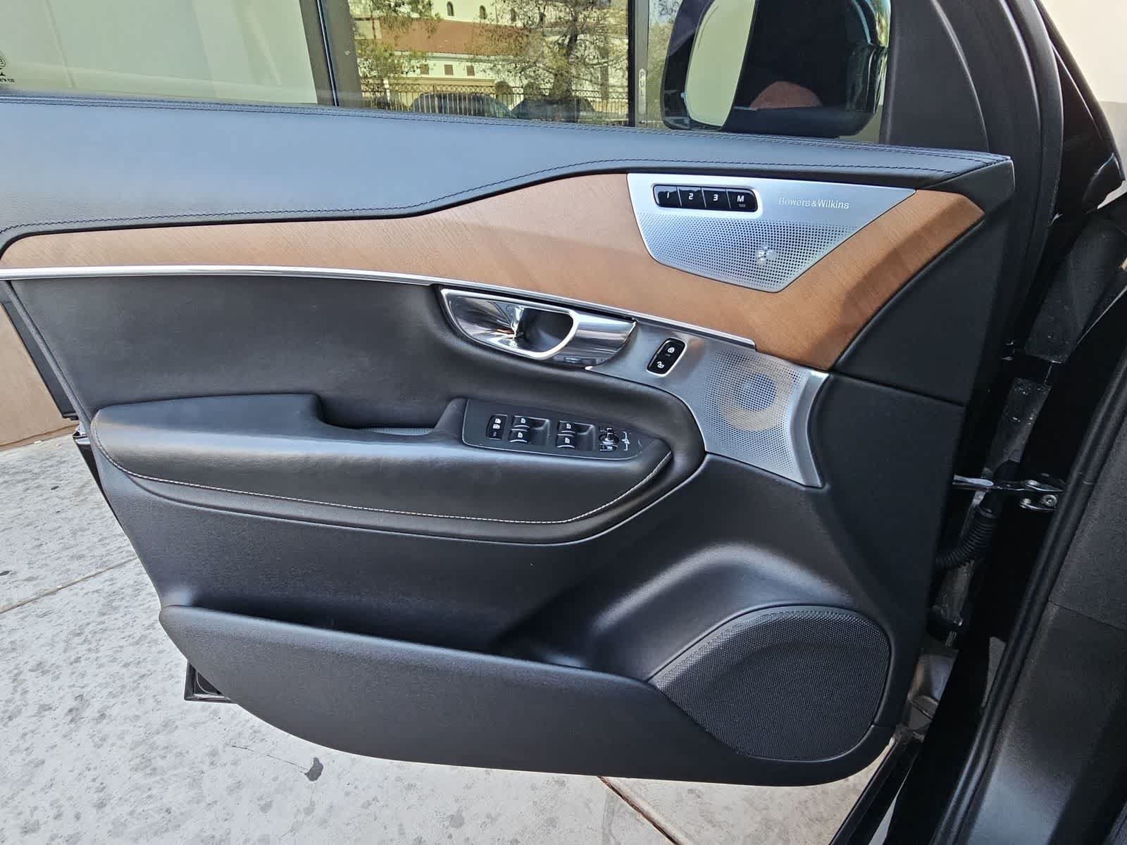 Used 2016 Volvo XC90 T8 Inscription AWD/4WD image 26