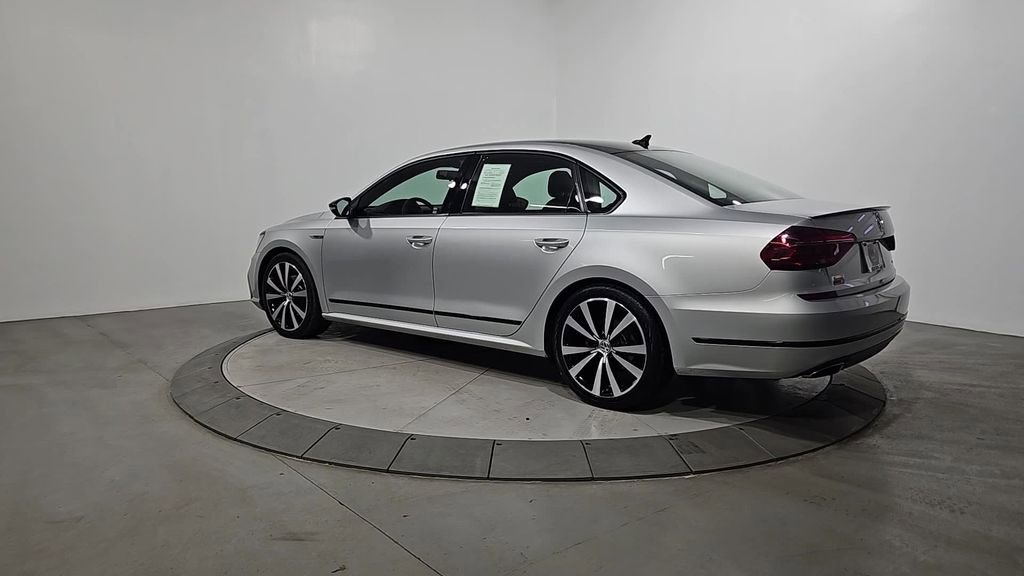 Used 2018 Volkswagen Passat 3.6 image 3