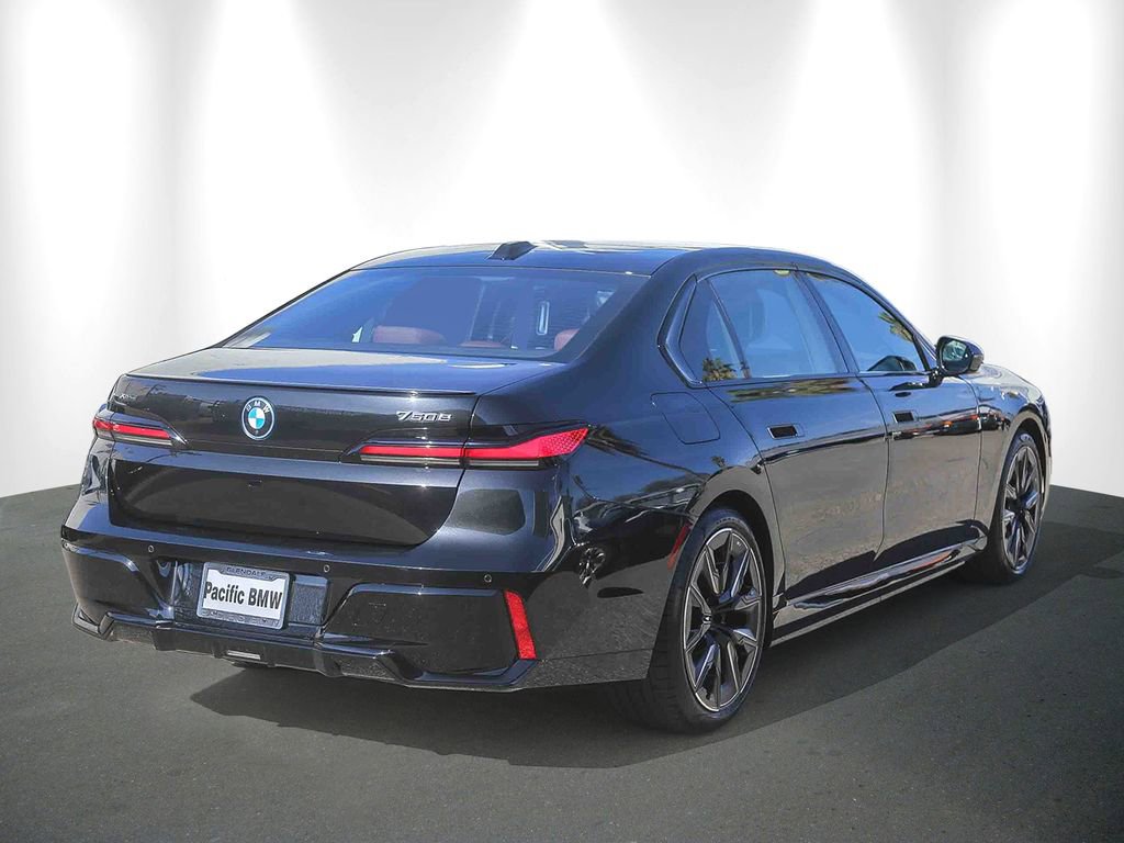 Used 2026 BMW 750e xDrive w/ Premium Package AWD/4WD image 6