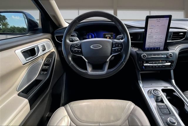 Used 2020 Ford Explorer Platinum w/ Premium Technology Package AWD/4WD image 5