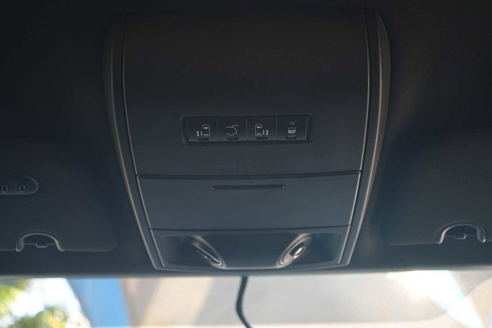 Used 2018 Dodge Grand Caravan GT image 24