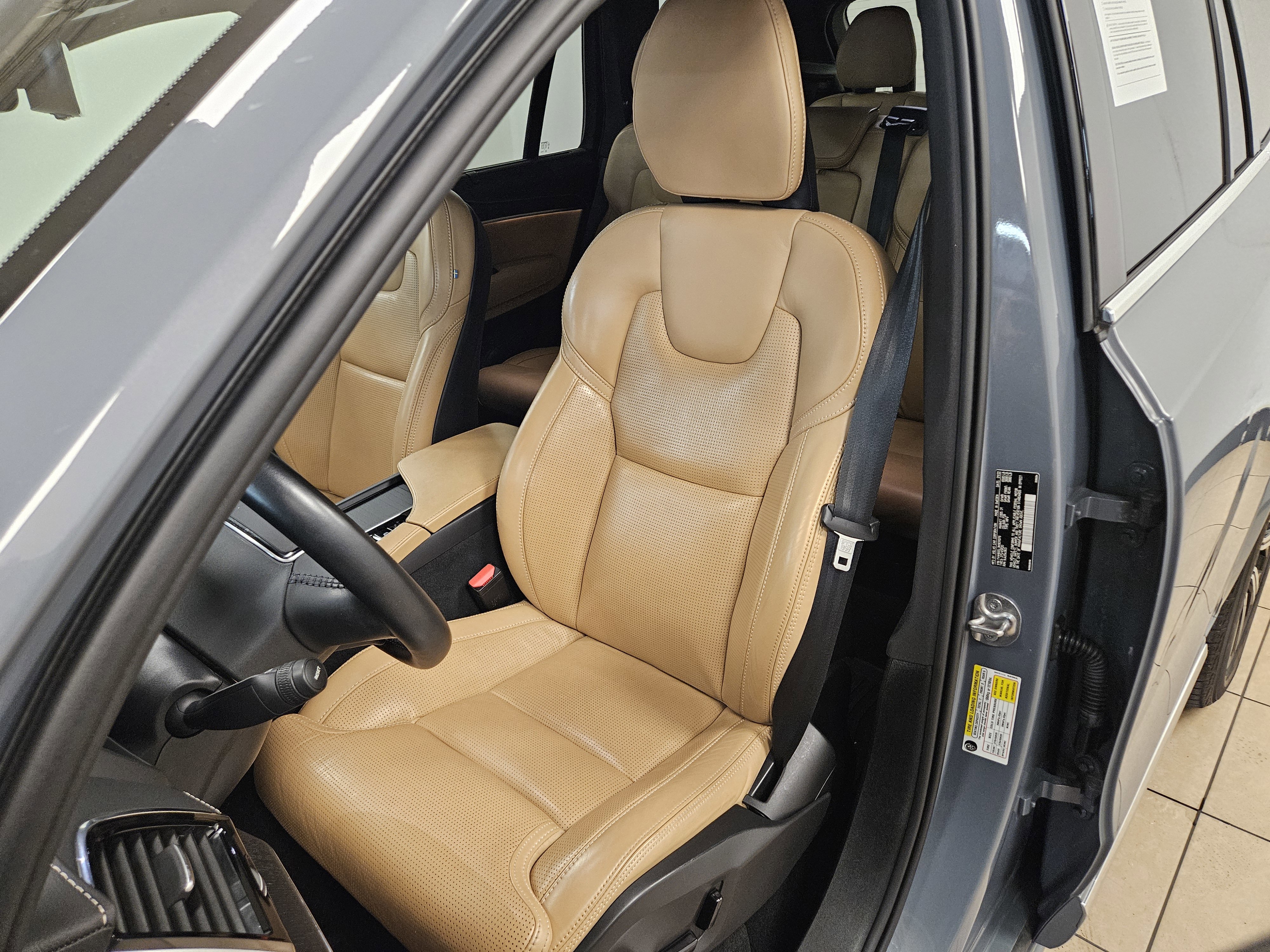 Used 2022 Volvo XC90 T8 Inscription image 37