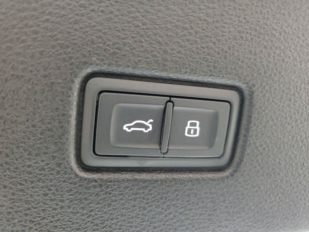 Used 2023 Audi SQ5 Prestige w/ Prestige Package AWD/4WD image 10