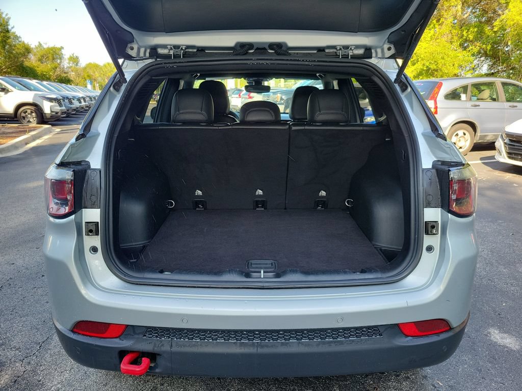 Used 2024 Jeep Compass Trailhawk AWD/4WD image 12