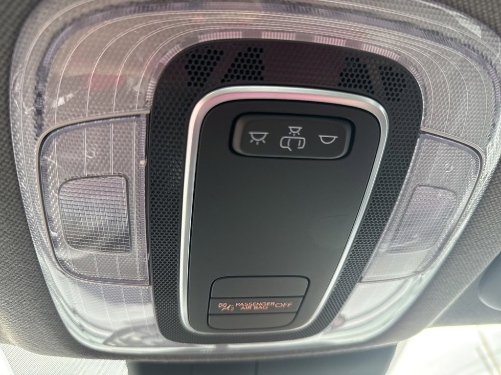 Used 2025 Hyundai Elantra SE w/ Cargo Package image 30