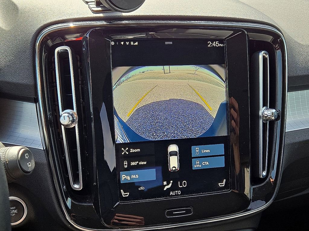 Used 2021 Volvo XC40 T5 Momentum w/ Advanced Package image 27