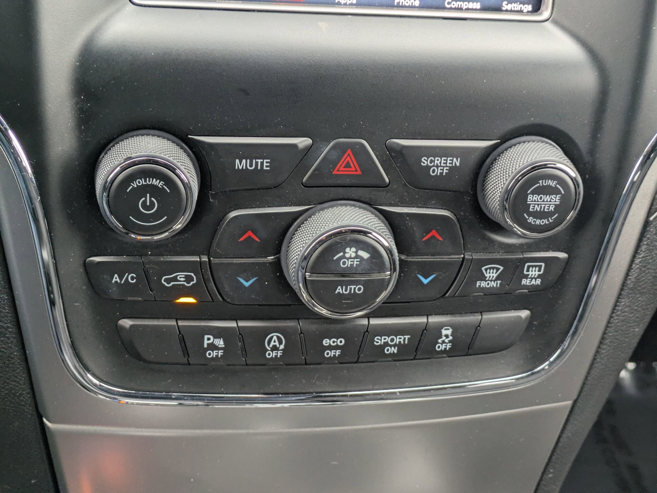 Used 2018 Jeep Grand Cherokee Laredo image 15