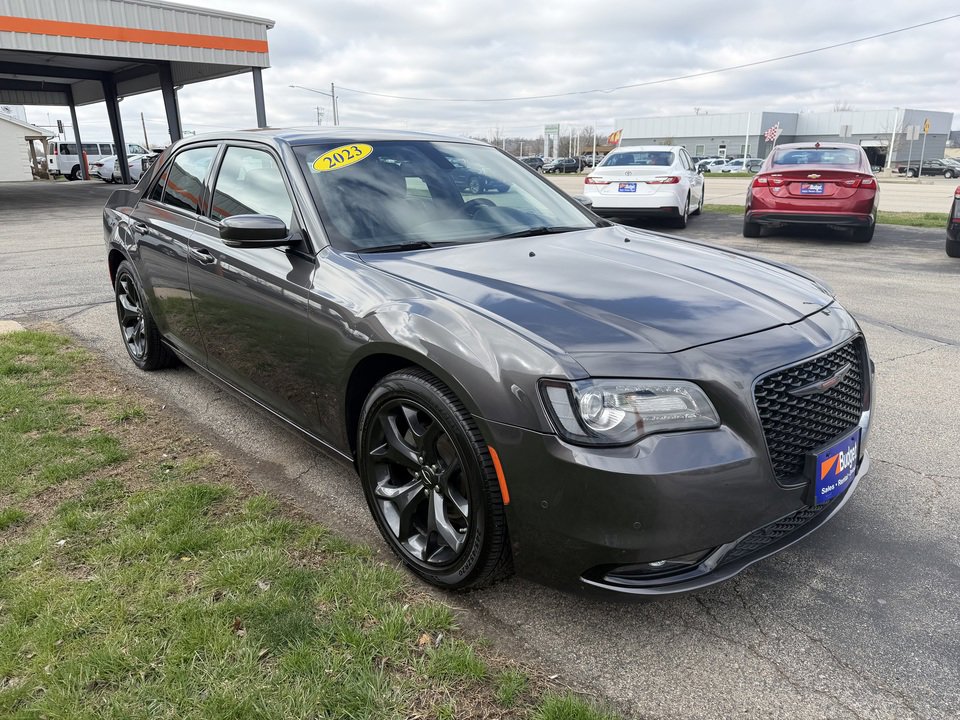 Used 2023 Chrysler 300 S w/ Comfort Group image 8