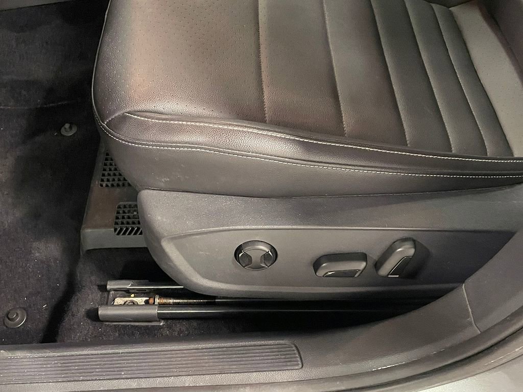 Used 2021 Volkswagen Jetta SEL FWD image 21