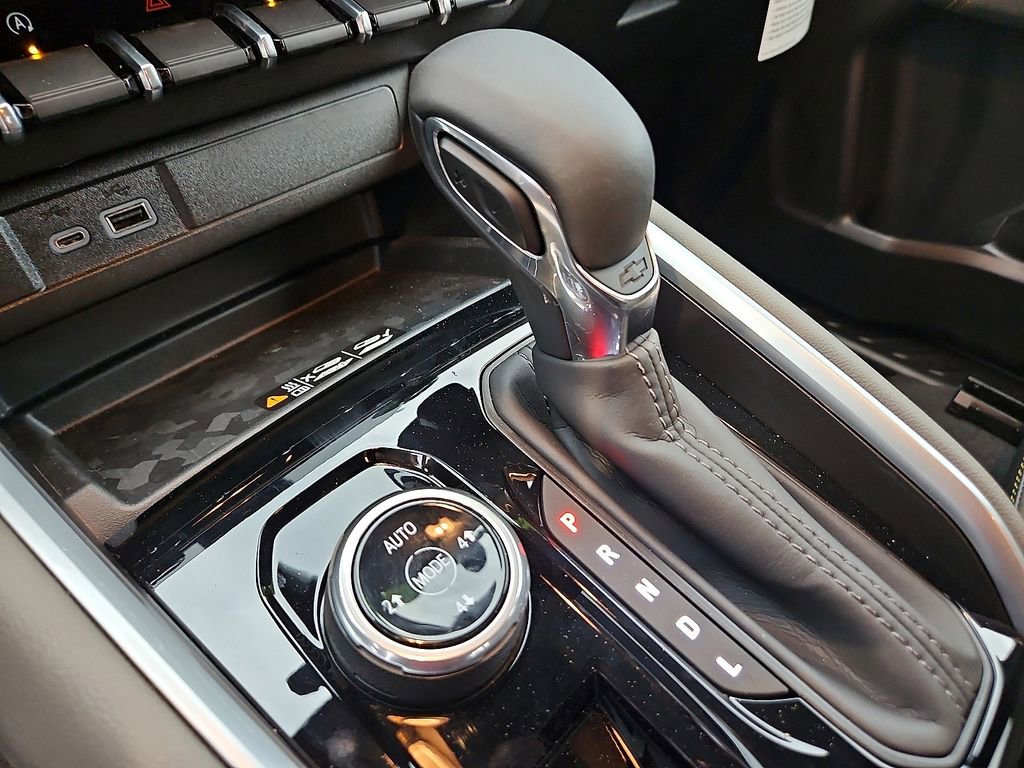 Used 2026 Chevrolet Colorado ZR2 image 16