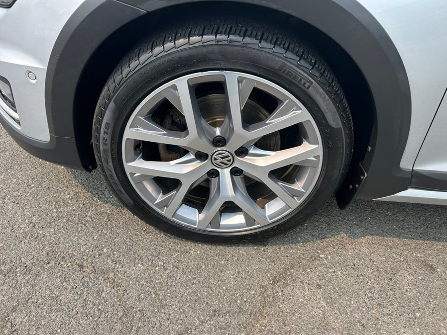 Used 2017 Volkswagen Golf Alltrack SEL AWD/4WD image 10