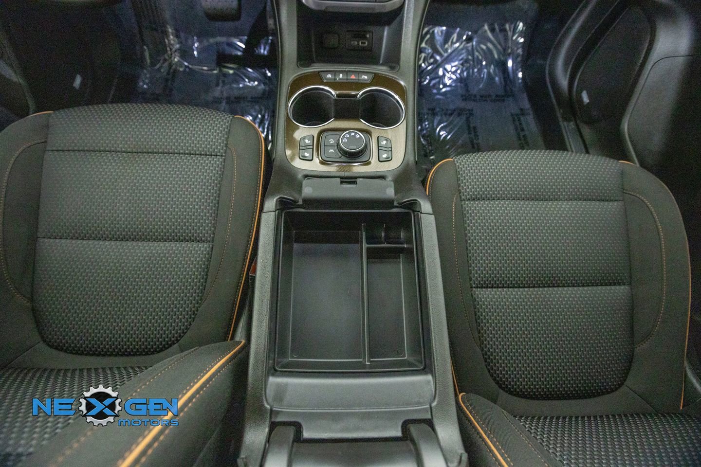 Used 2023 GMC Acadia AT4 w/ LPO, Floor Liner Package AWD/4WD image 35
