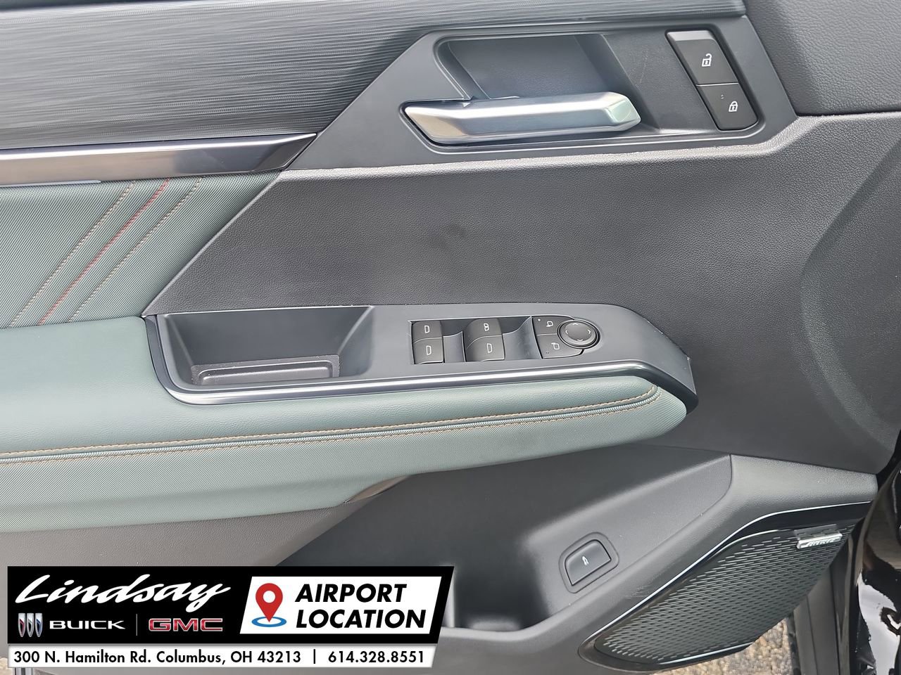 New 2026 GMC Acadia AT4 w/ Luxury Package image 24