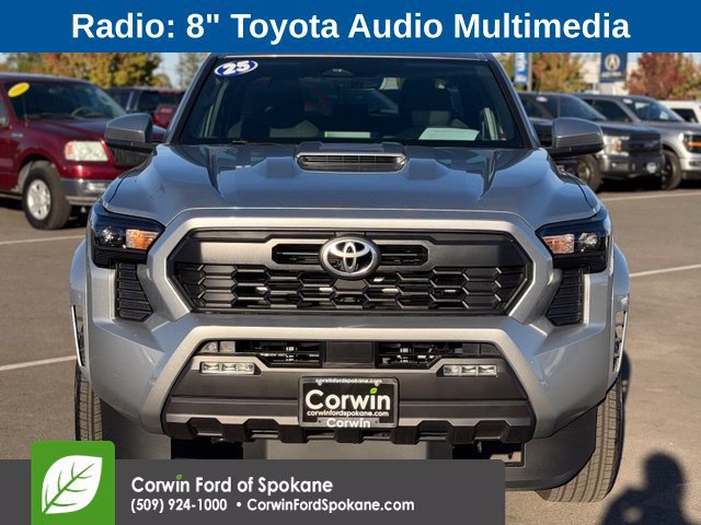 Used 2025 Toyota Tacoma TRD Sport AWD/4WD image 7