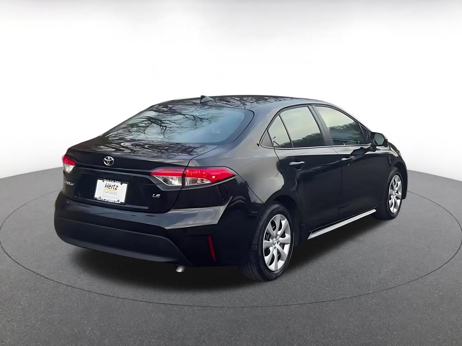 Used 2025 Toyota Corolla LE image 14