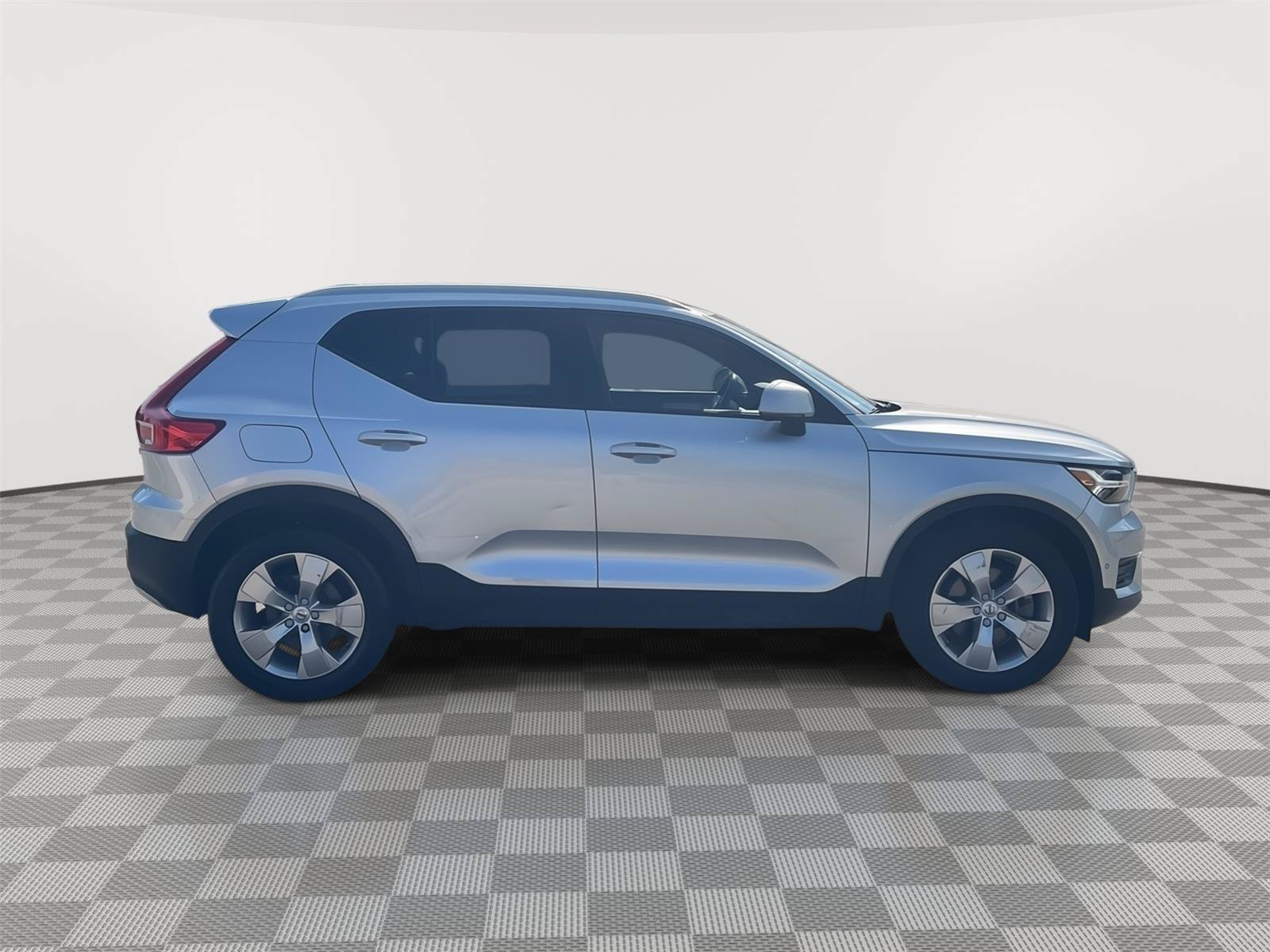 Used 2019 Volvo XC40 T5 Momentum AWD/4WD image 8