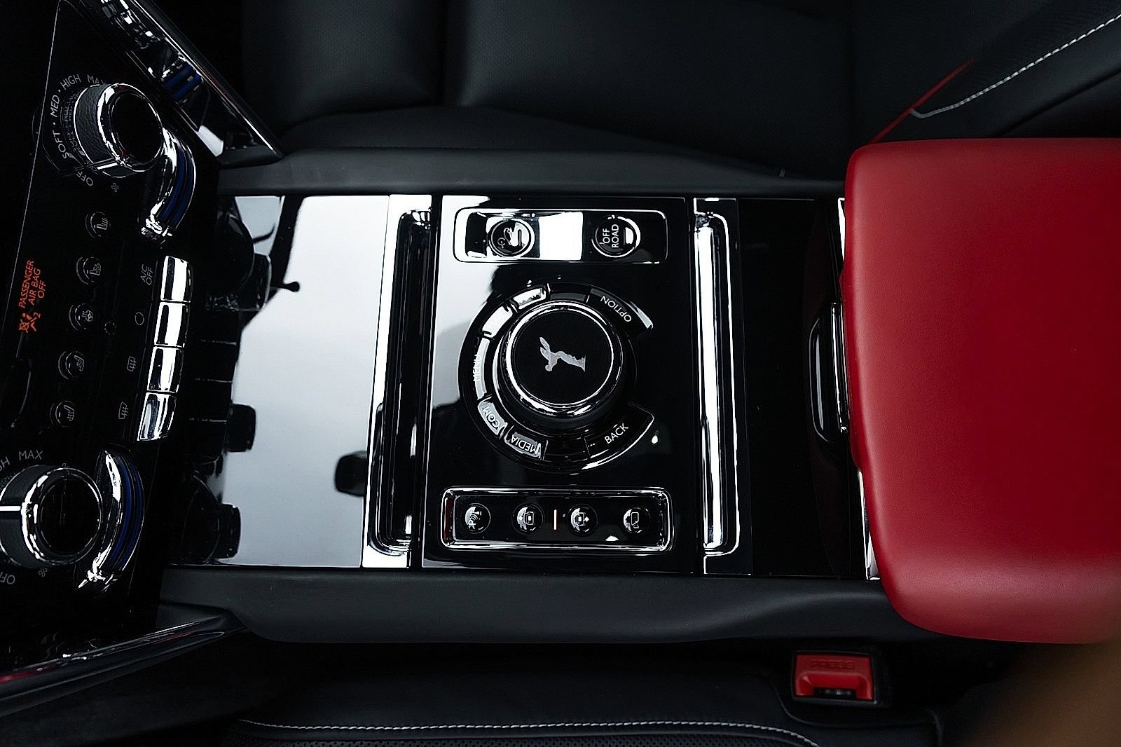 Used 2022 Rolls-Royce Cullinan AWD/4WD image 27