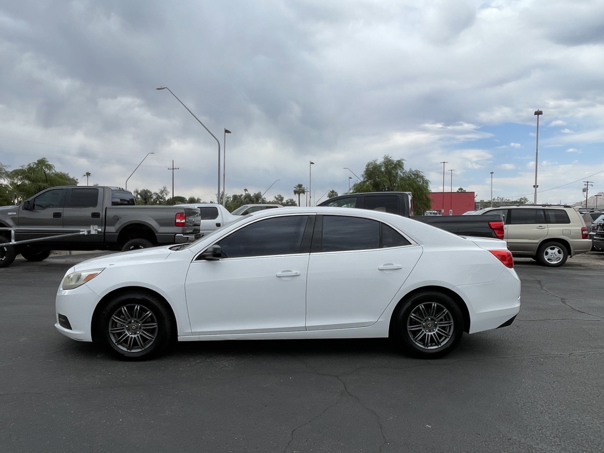 Used 2013 Chevrolet Malibu LS FWD image 2