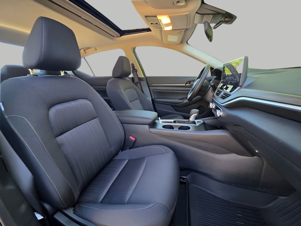 New 2026 Nissan Altima 2.5 SV image 9