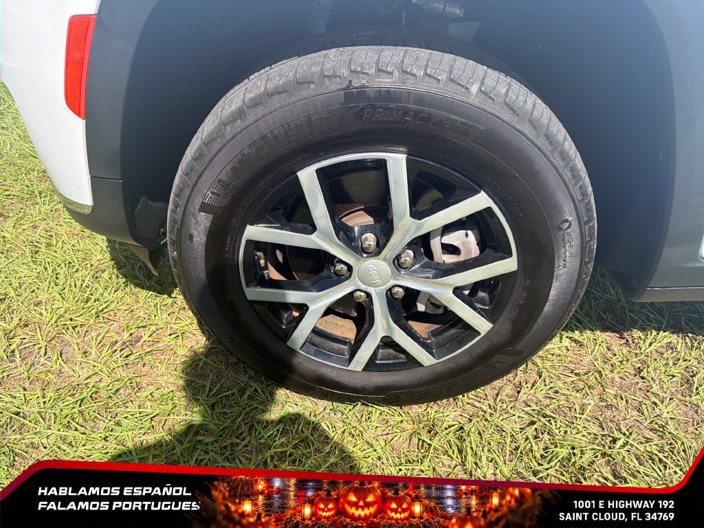 Used 2025 Jeep Grand Cherokee L Limited w/ Trailer Tow Package AWD/4WD image 10