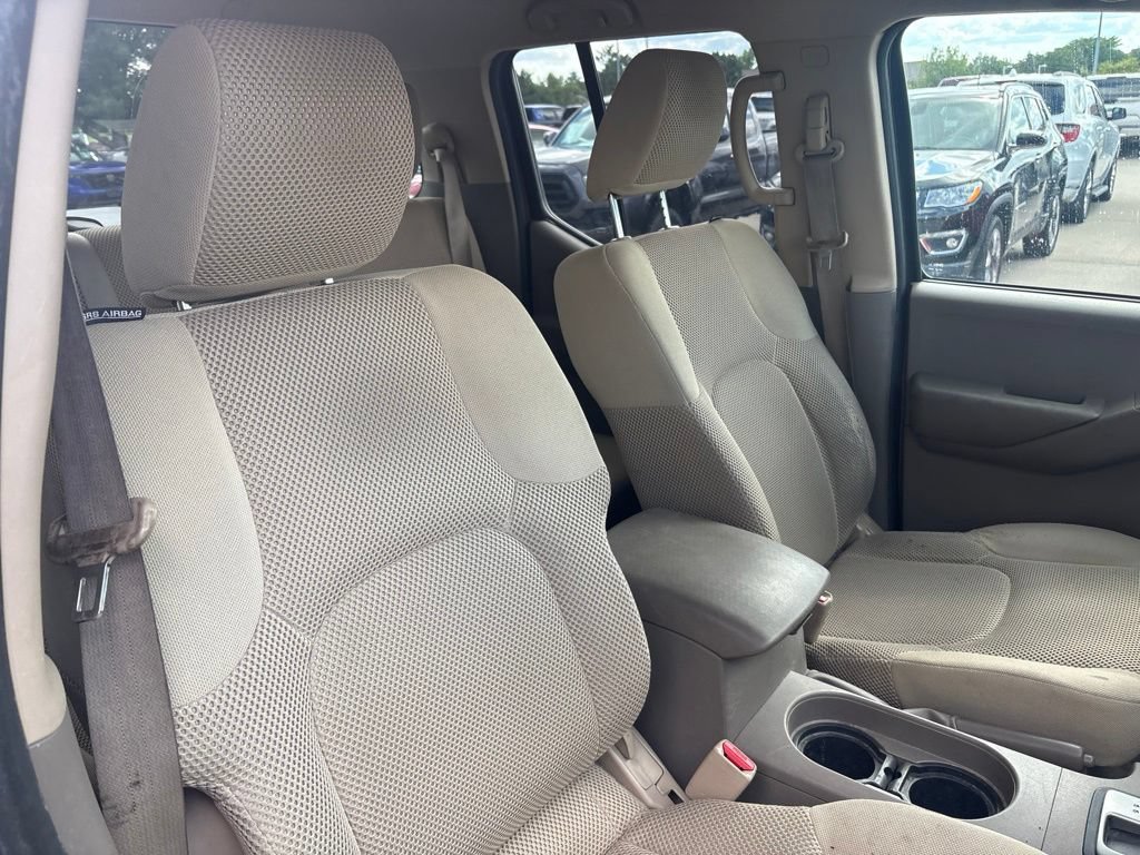Used 2011 Nissan Frontier SV AWD/4WD image 21