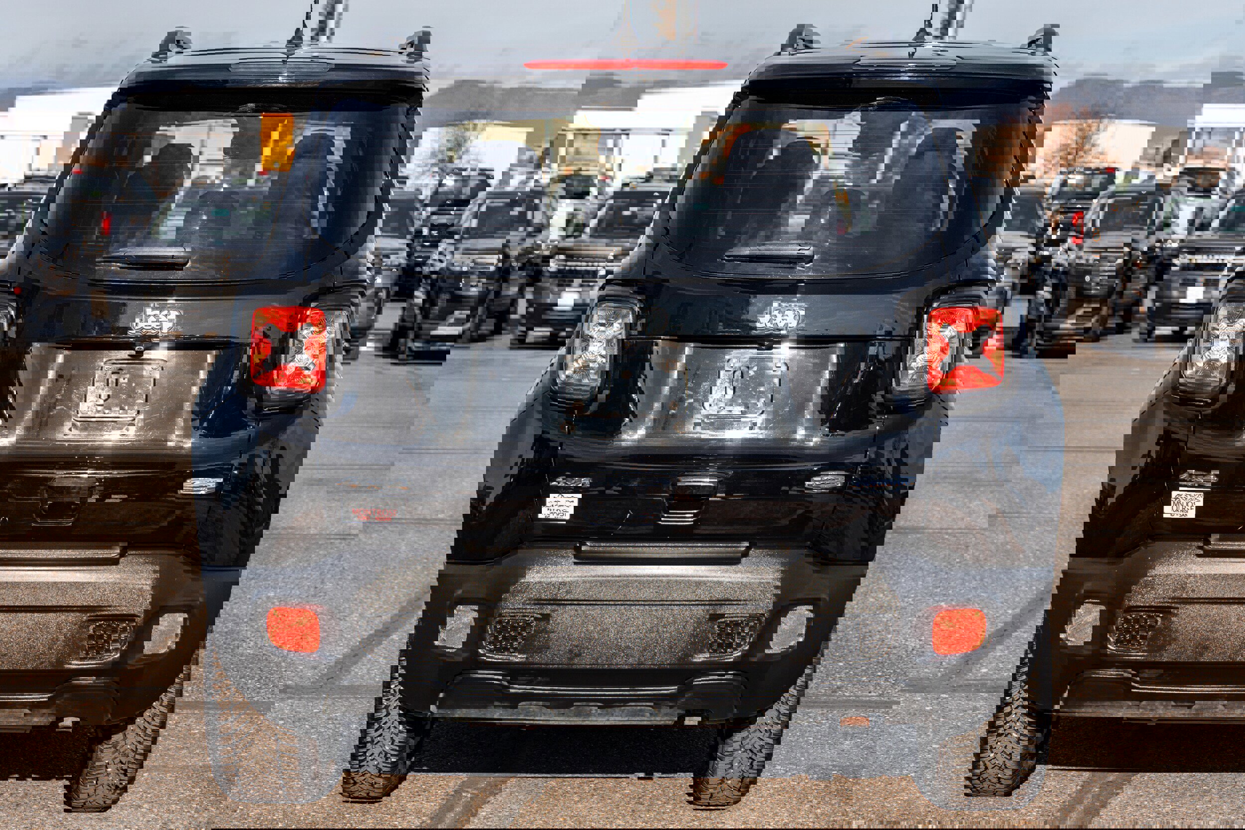 Used 2018 Jeep Renegade Latitude w/ Cold Weather Group image 5