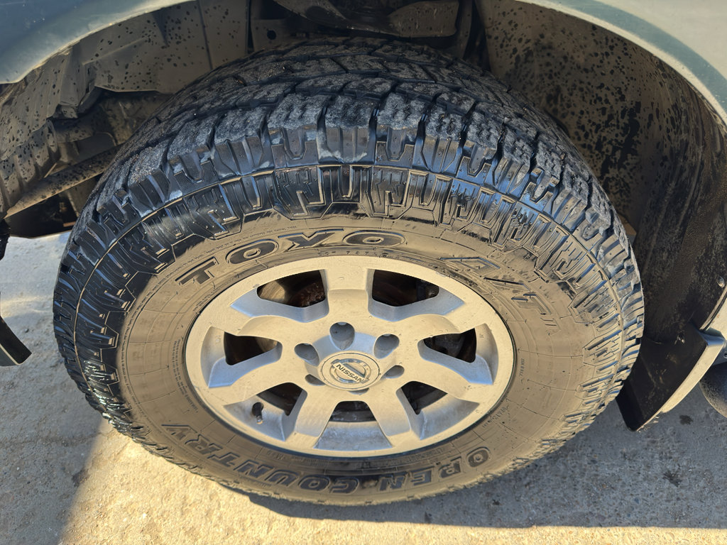 Used 2005 Nissan Titan LE w/ (R02) LE Off-Road Pkg image 11