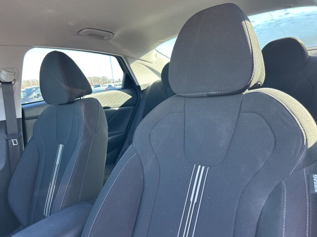 Used 2023 Hyundai Elantra SEL w/ Convenience Package image 8