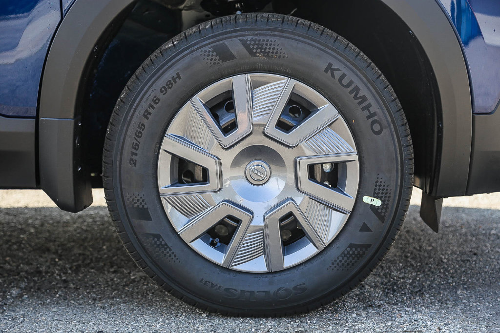 New 2026 Nissan Kicks S FWD image 11